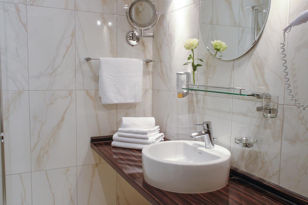Hotel Krone Friesenheim  Room photo